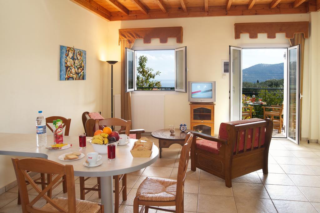 Dogis Retreat Apartment Agia Efimia Room photo