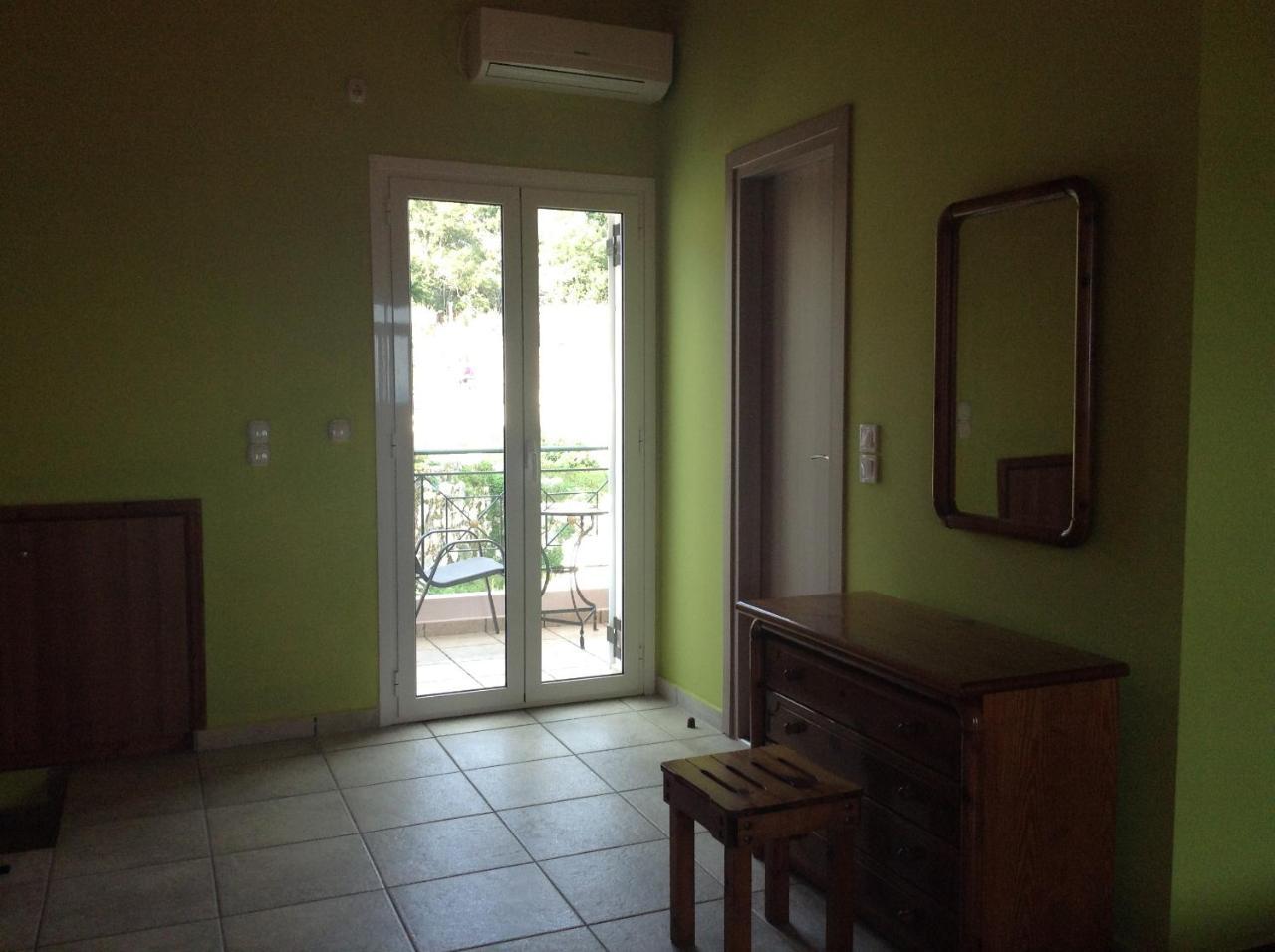 Dogis Retreat Apartment Agia Efimia Exterior photo